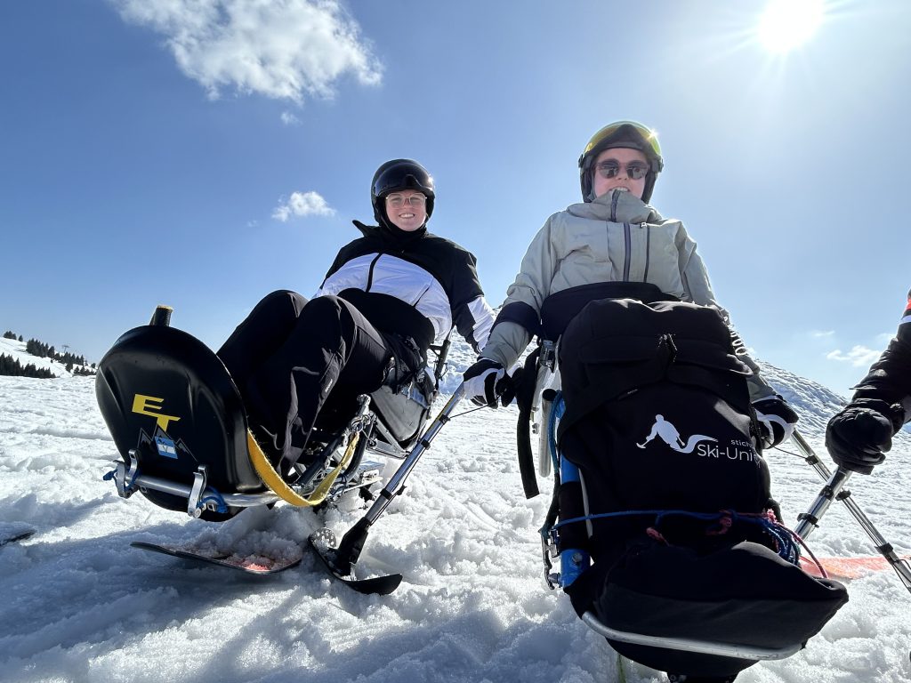 Ski-Uniek deelnemers op wintersport